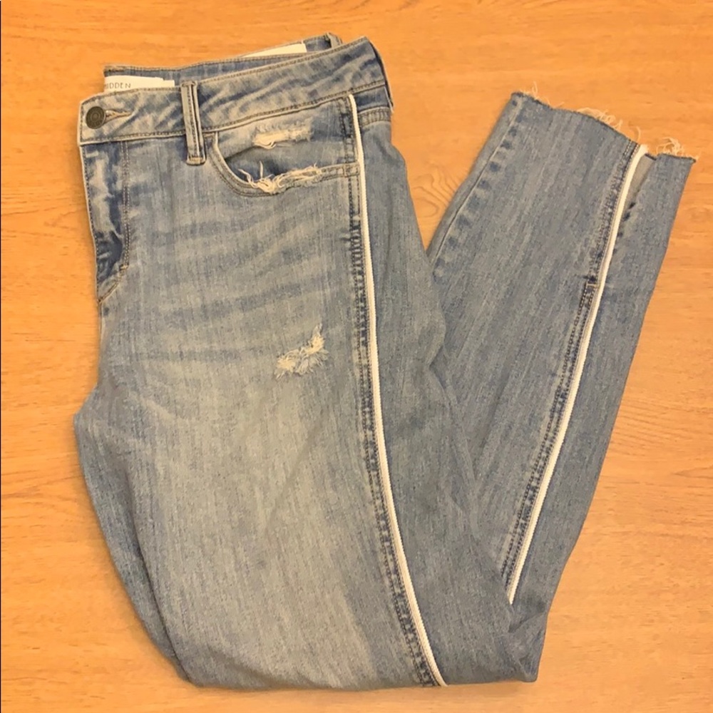 Hidden Jeans